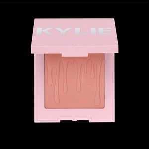 Kylie Blush “We’re going shopping”